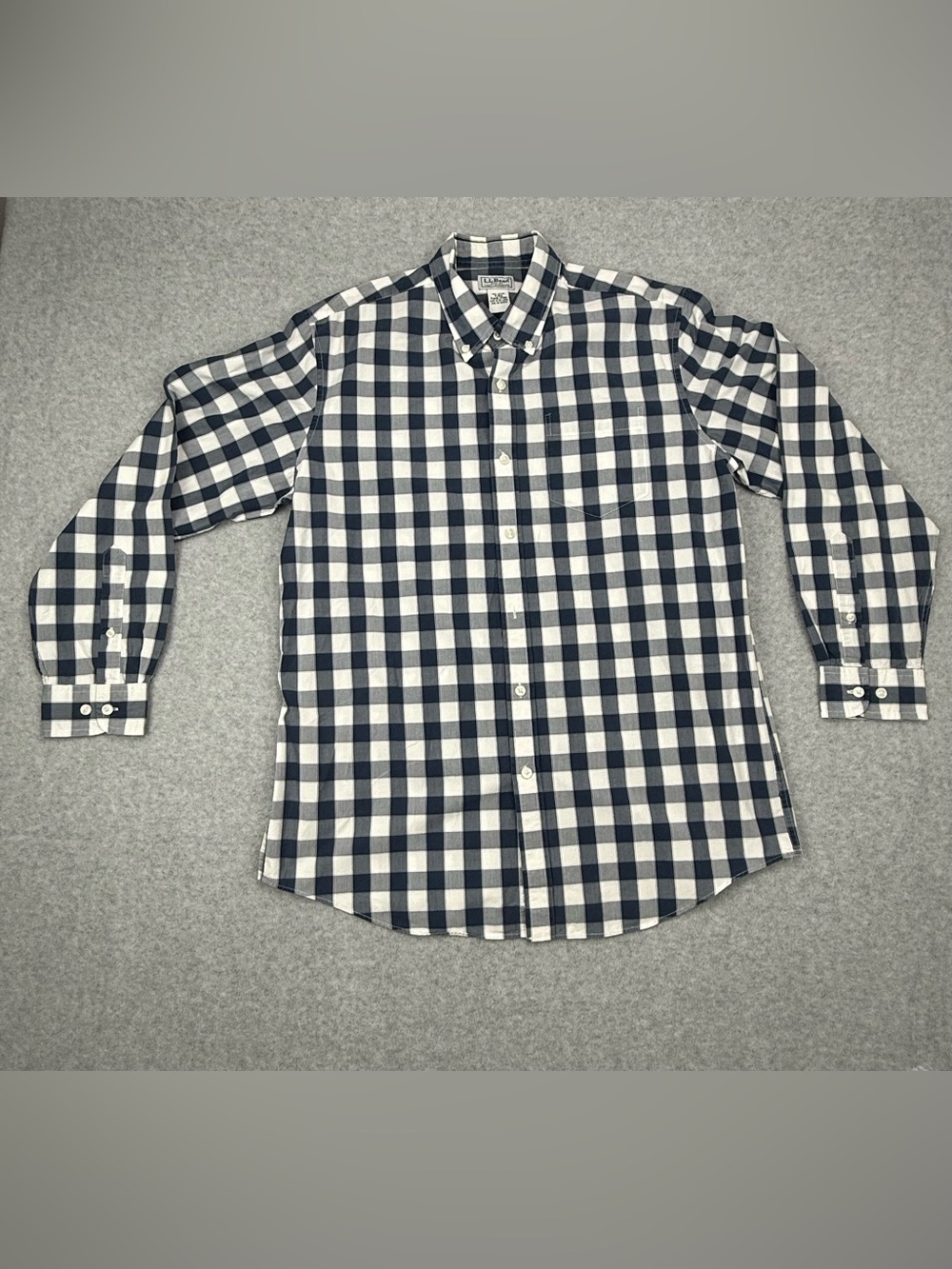 L.L.Bean Mens M Regular Navy Blue Gray Check Button Down Shirt 100% Cotton